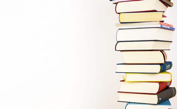 hermann-books-5937823_1920.jpg